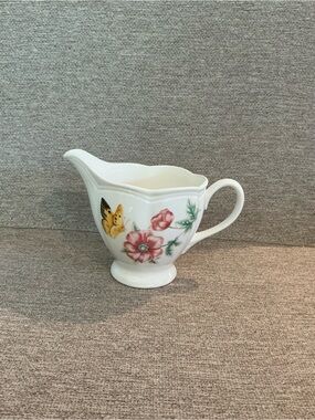 #854 Lenox Butterfly Meadow Fine China Creamer - White with Pink Flowers